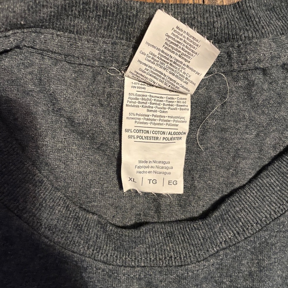 T-Shirt - Picture 2 of 2